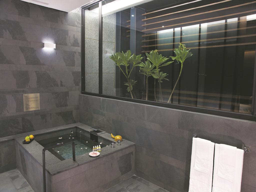 The Sun Hot Spring & Resort Taichung Extérieur photo