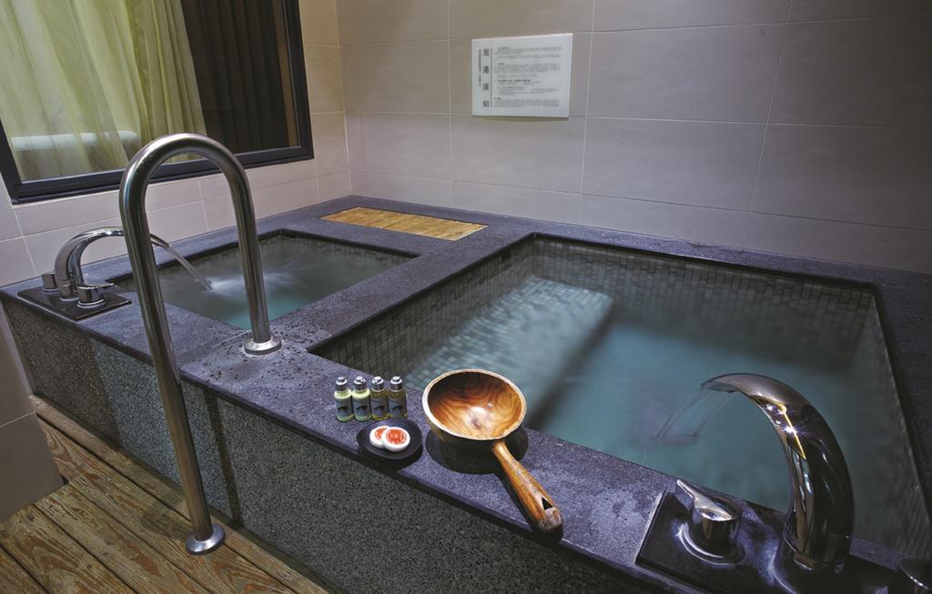 The Sun Hot Spring & Resort Taichung Extérieur photo