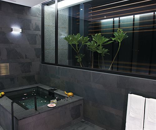 The Sun Hot Spring & Resort Taichung Extérieur photo